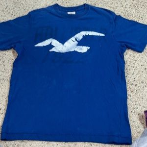 Mens Hollister tshirt, size S, super soft material!  Machine washable and